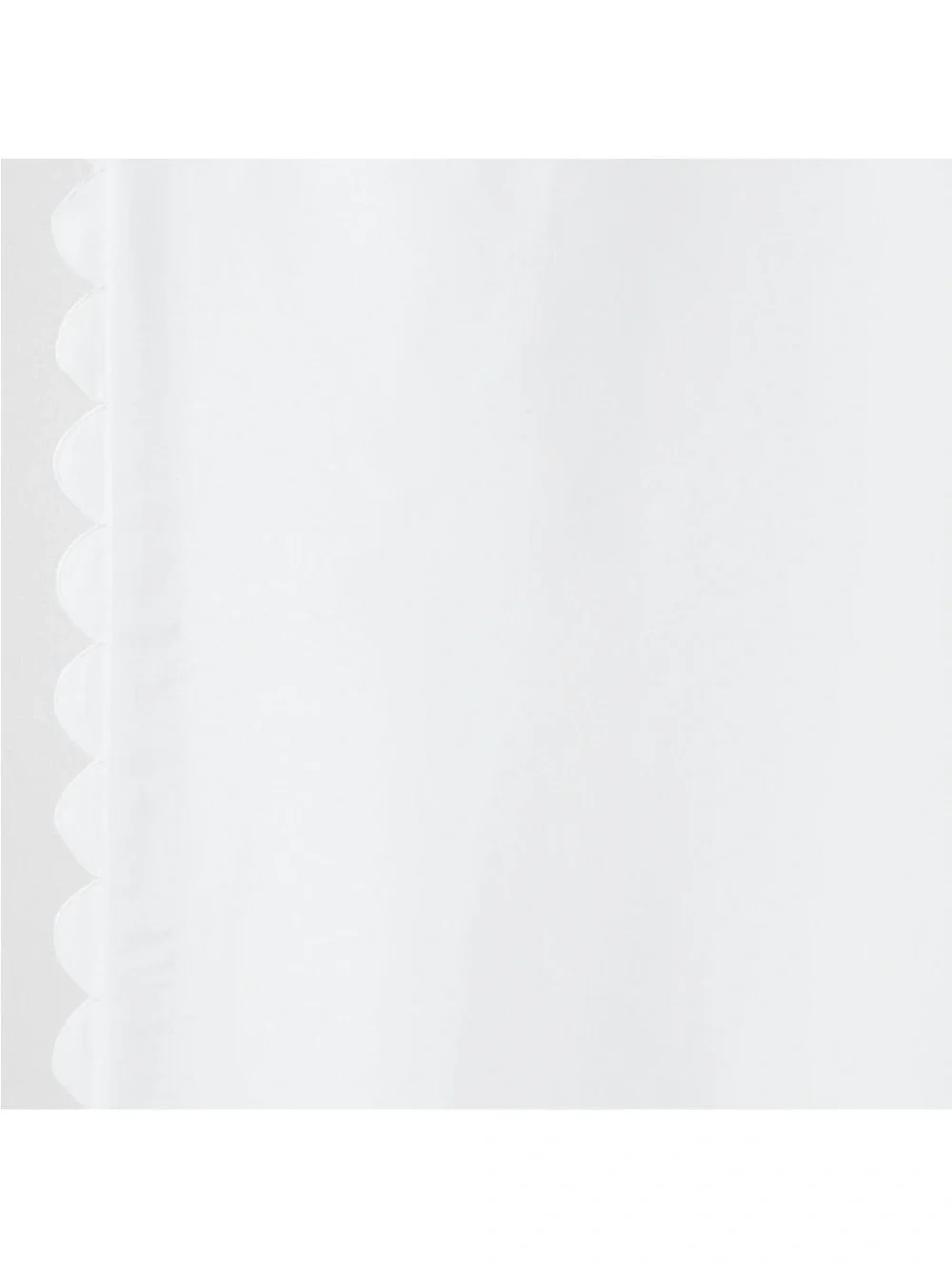 NWT Pillowfort Blackout Curtain- Cream Scallop 42”x84”